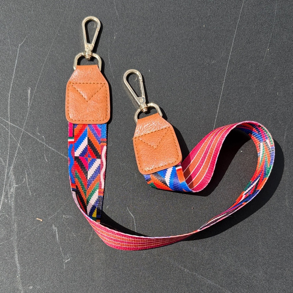 Patterned reversible Woven Bag Strap with faux Leather Accents